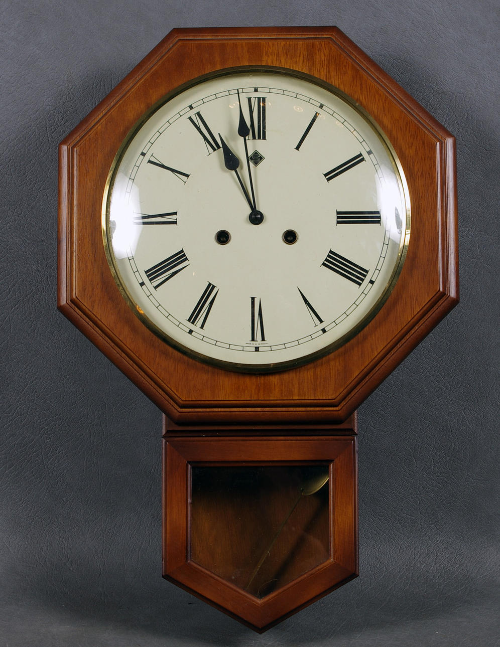 VÄGGUR, mahogny, 1900-tal.