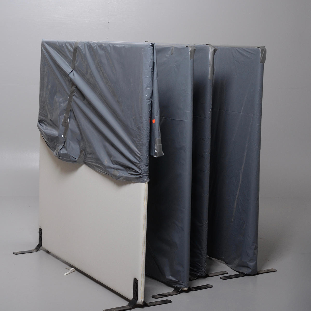 SKÄRMVÄGGAR, GÖTESSONs.