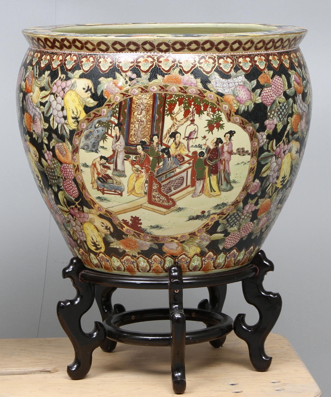 FISH BOWL, Kina, 1900-tal.