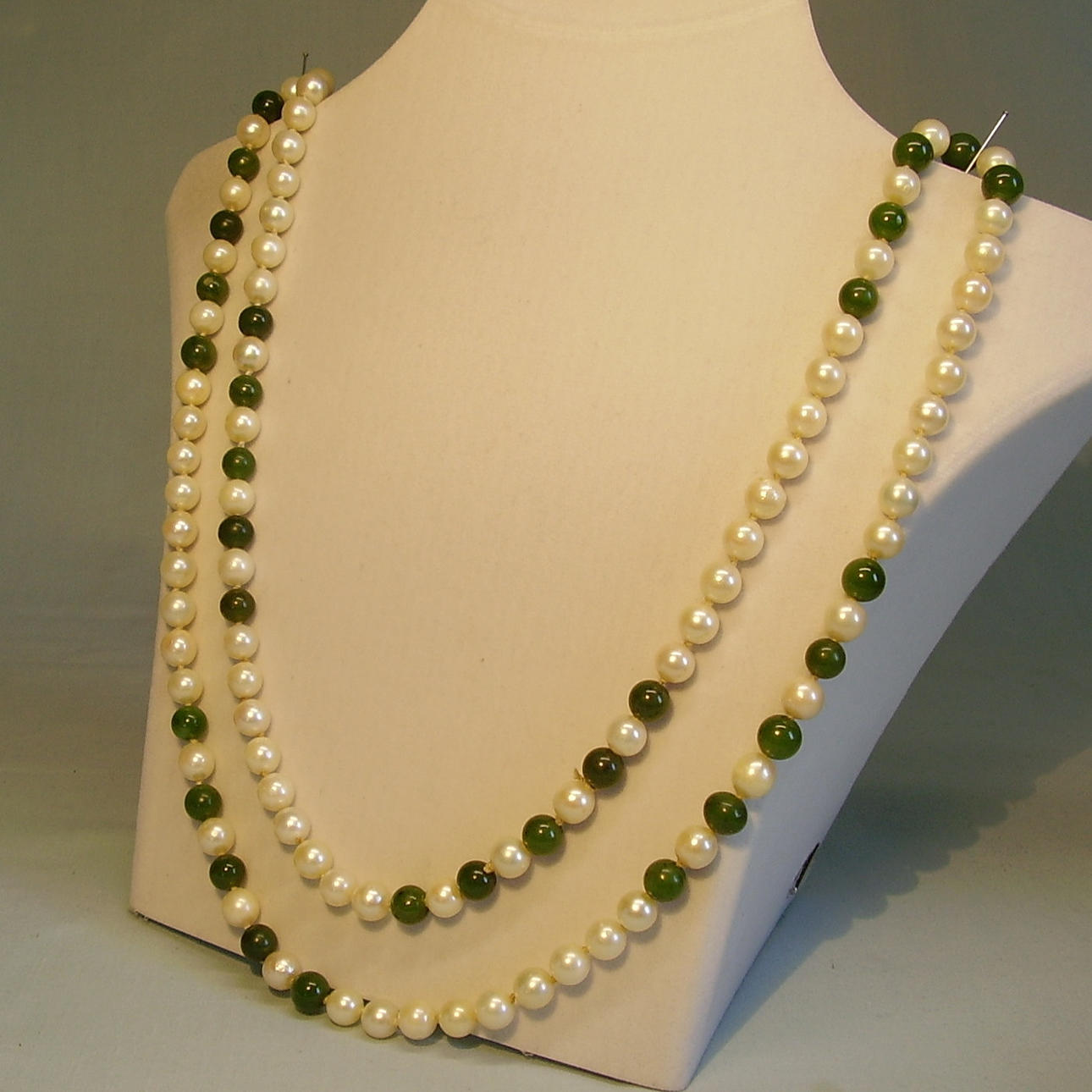 COLLAR PERLA AKOYA CON JADE.