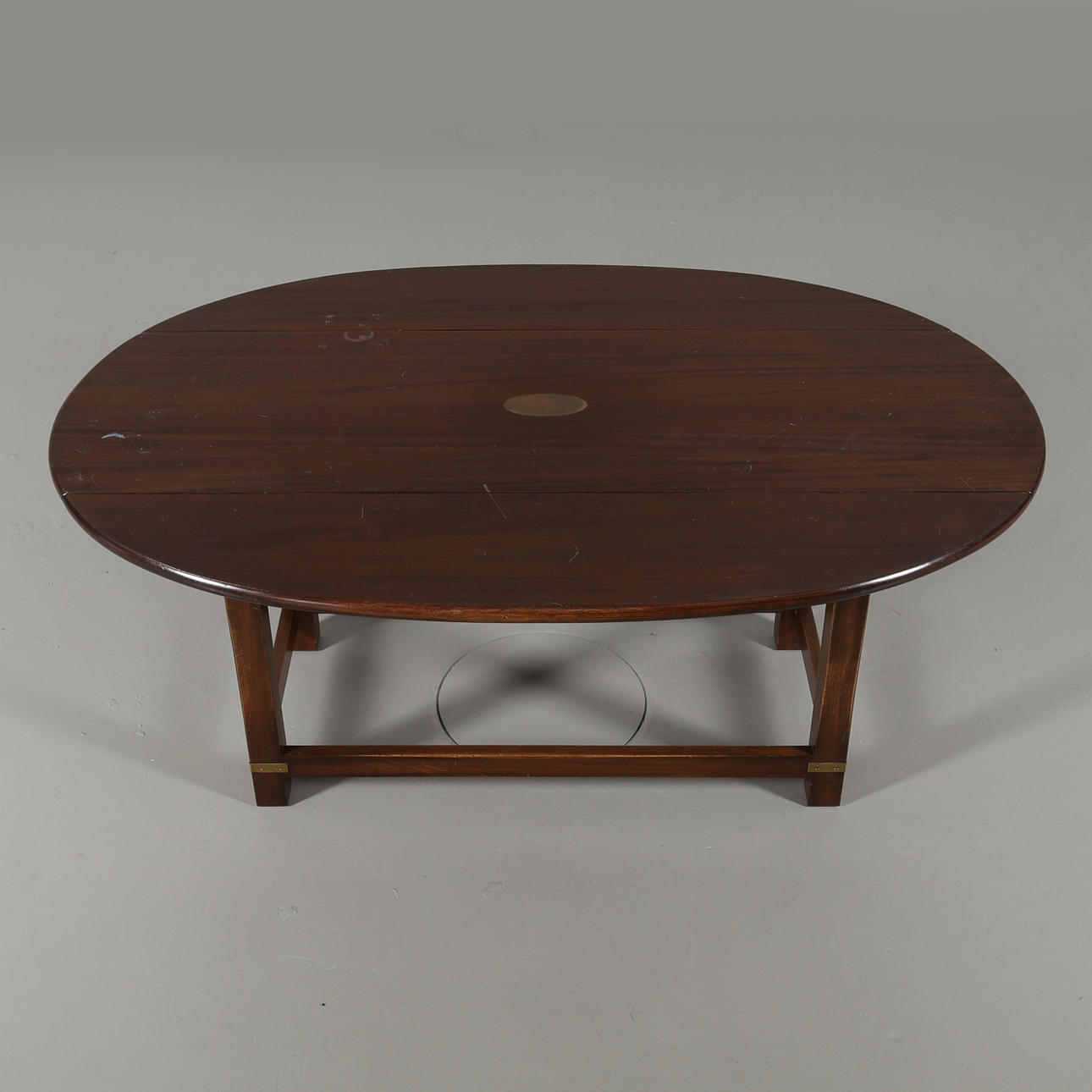 MESA DE CENTRO de estilo inglés, años 60/70.