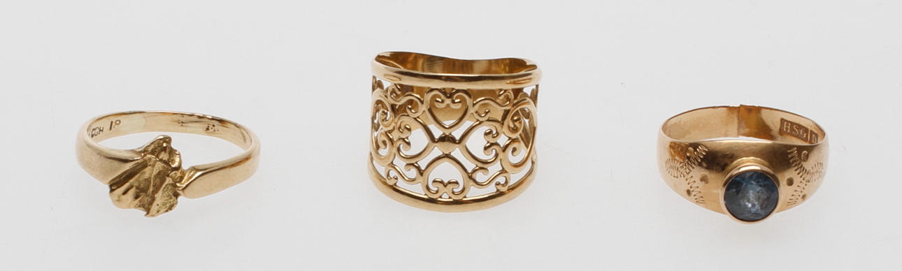 RINGAR, 3 st, 18k guld, vikt ca 6 gr.