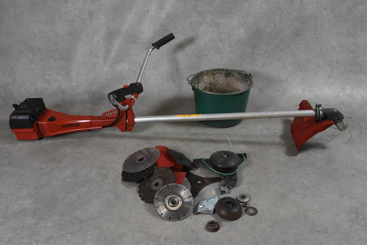 CLEAR SAW, Jonsered GR50.