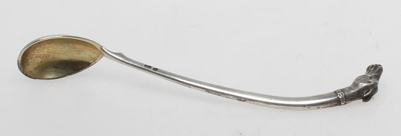 SKED, silver, Ryssland St Petersburg, möjligen import. 1900-talets första del. Vikt 49 gram.