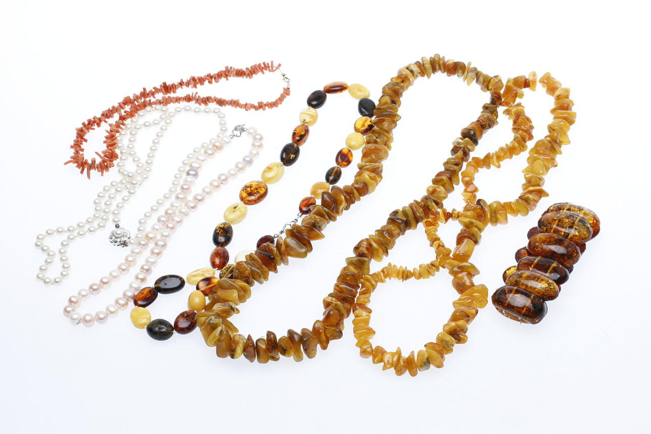 COLLIER samt ARMBAND, 7 delar.