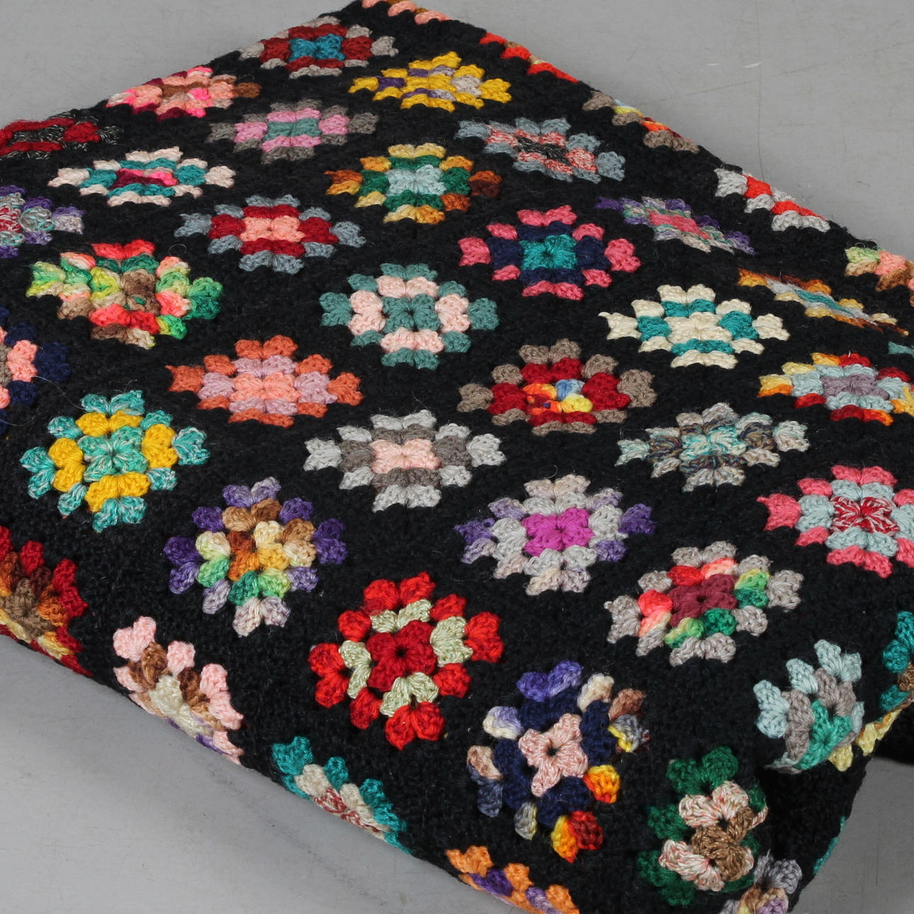 PLÄD, virkad, mormorsrutor, 1900-tal.