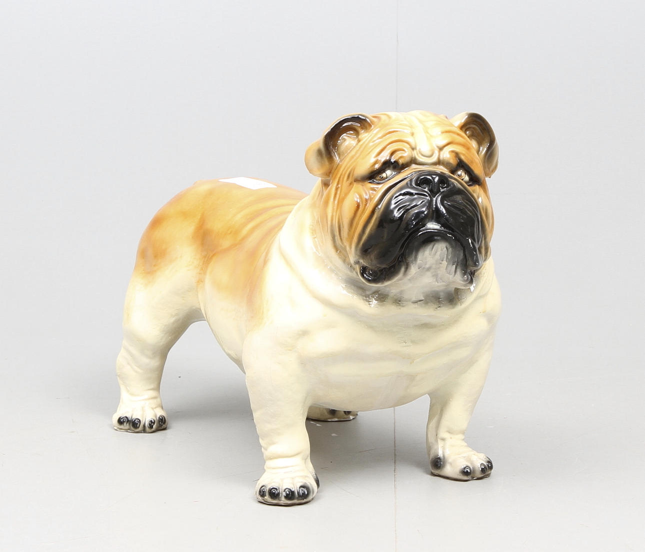 ENGELSK BULLDOG, konstmassa, 1900-tal.