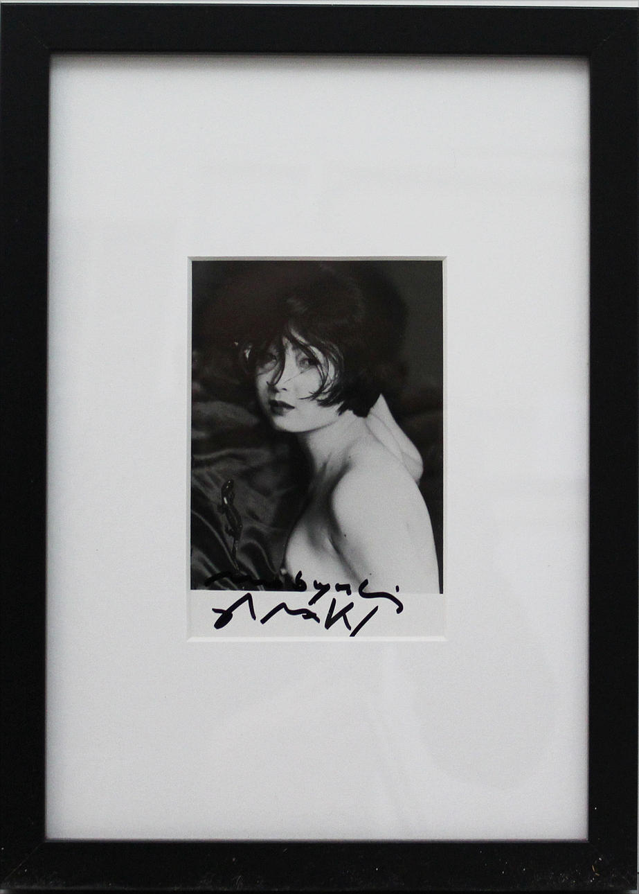 NOBUYOSHI ARAKI. Modell. Multipel. Signerad.