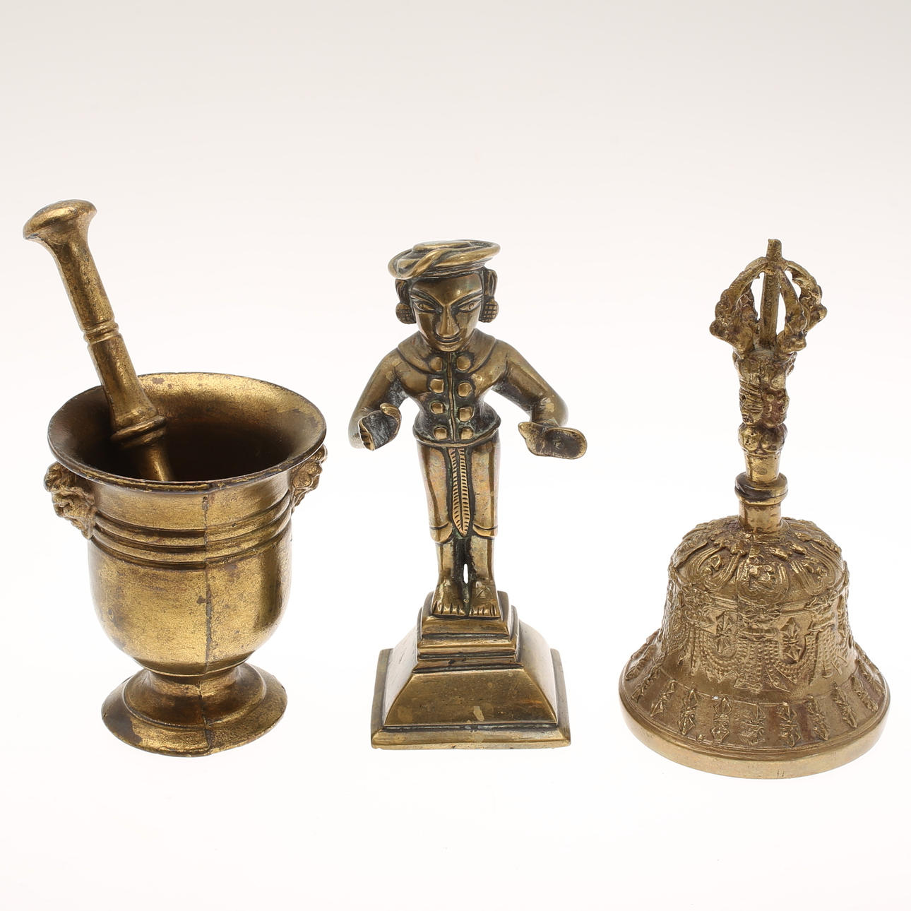 MORTEL, VÄLLINGKLOCKA, FIGURIN. Mässing.