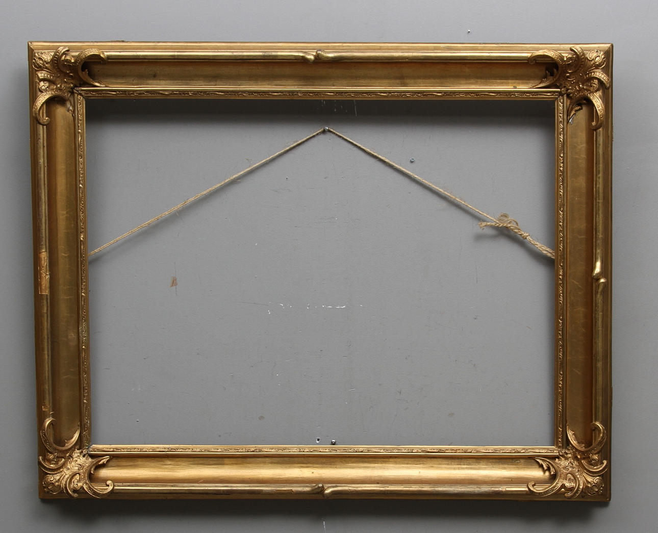 RAM, 1800-talets slut. Förgylld och bronserad.