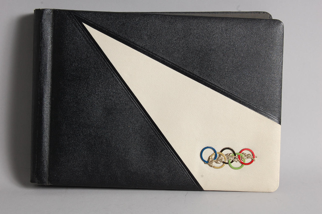 OLYMPIADEN, Berlin 1936, ca 150 st fotgrafier, inträdesbiljett, mm.