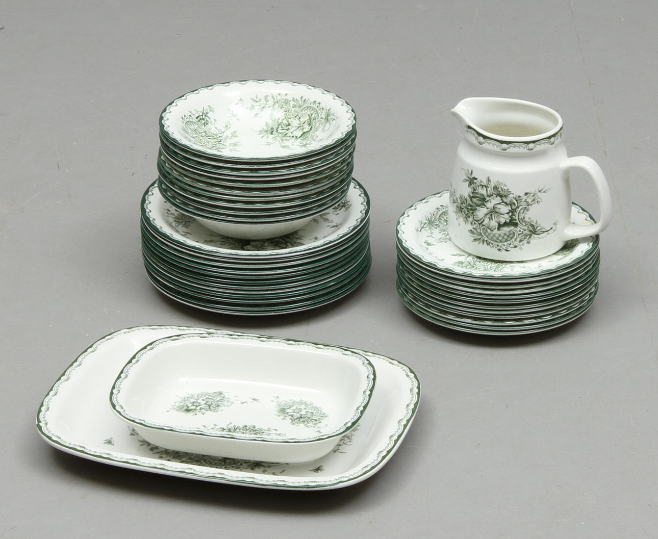 SERVISDELAR, ca 38 delar, porslin, "Gröna Anna" Rörstrand.