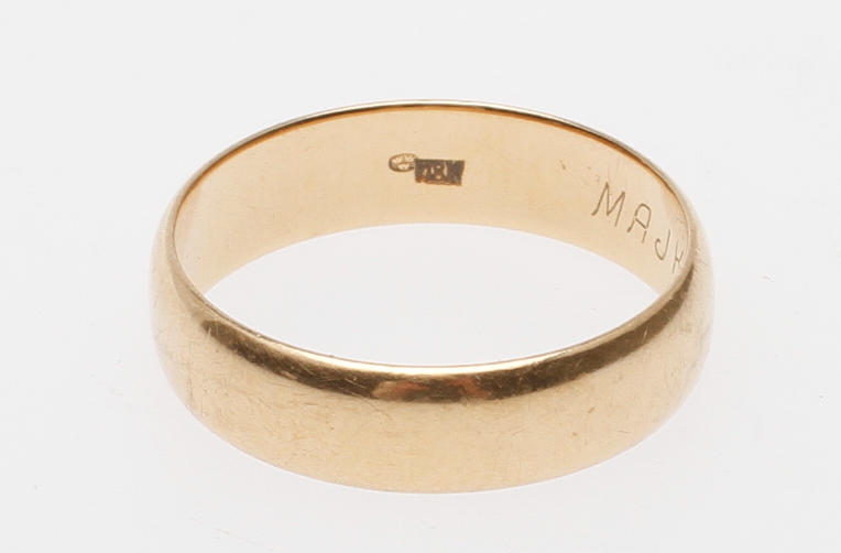 RING, 18k guld, vikt ca 4,8 gr, stl 21.