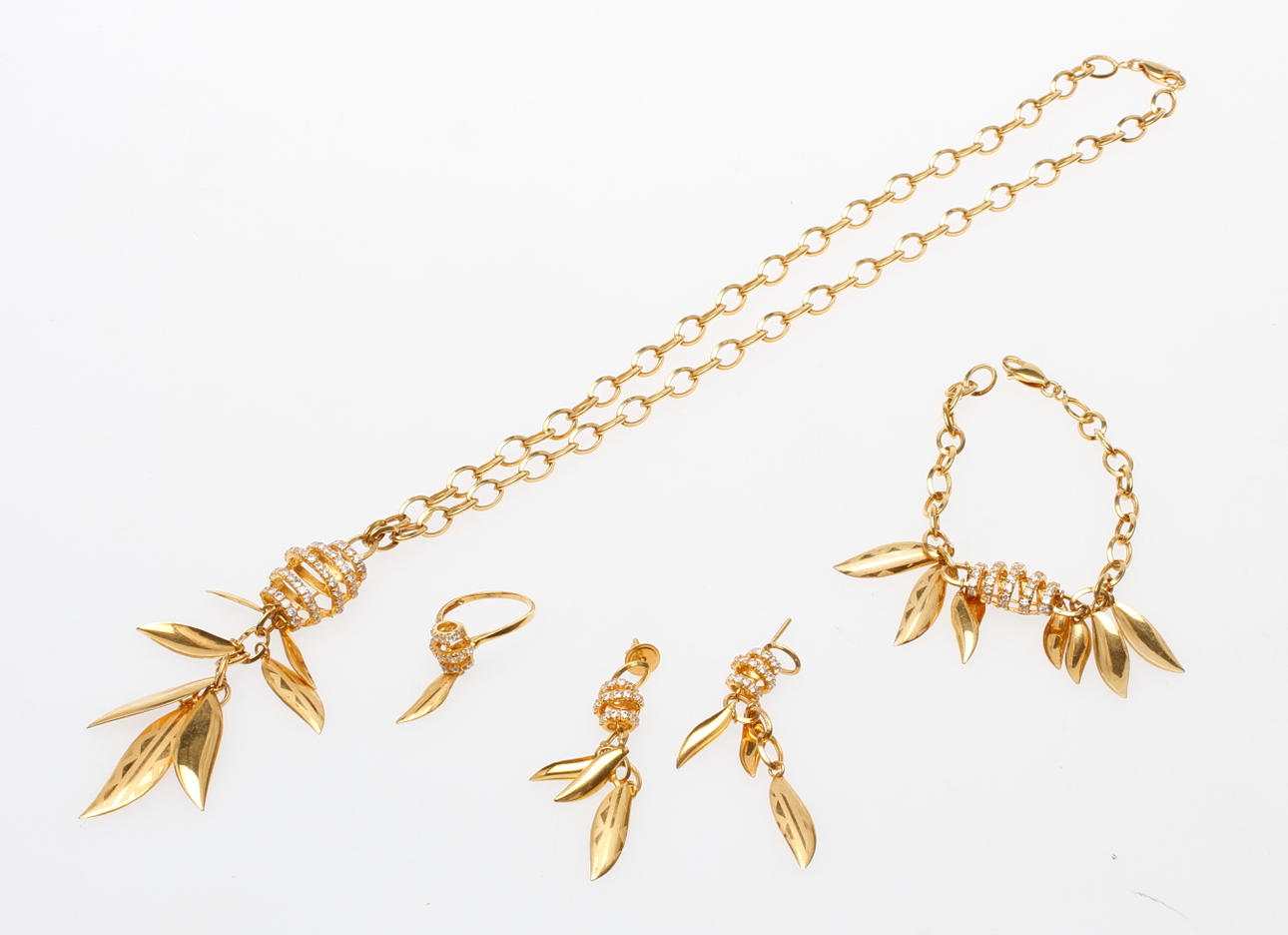 SMYCKESET, 21k guld, vikt ca 42,5 gr.