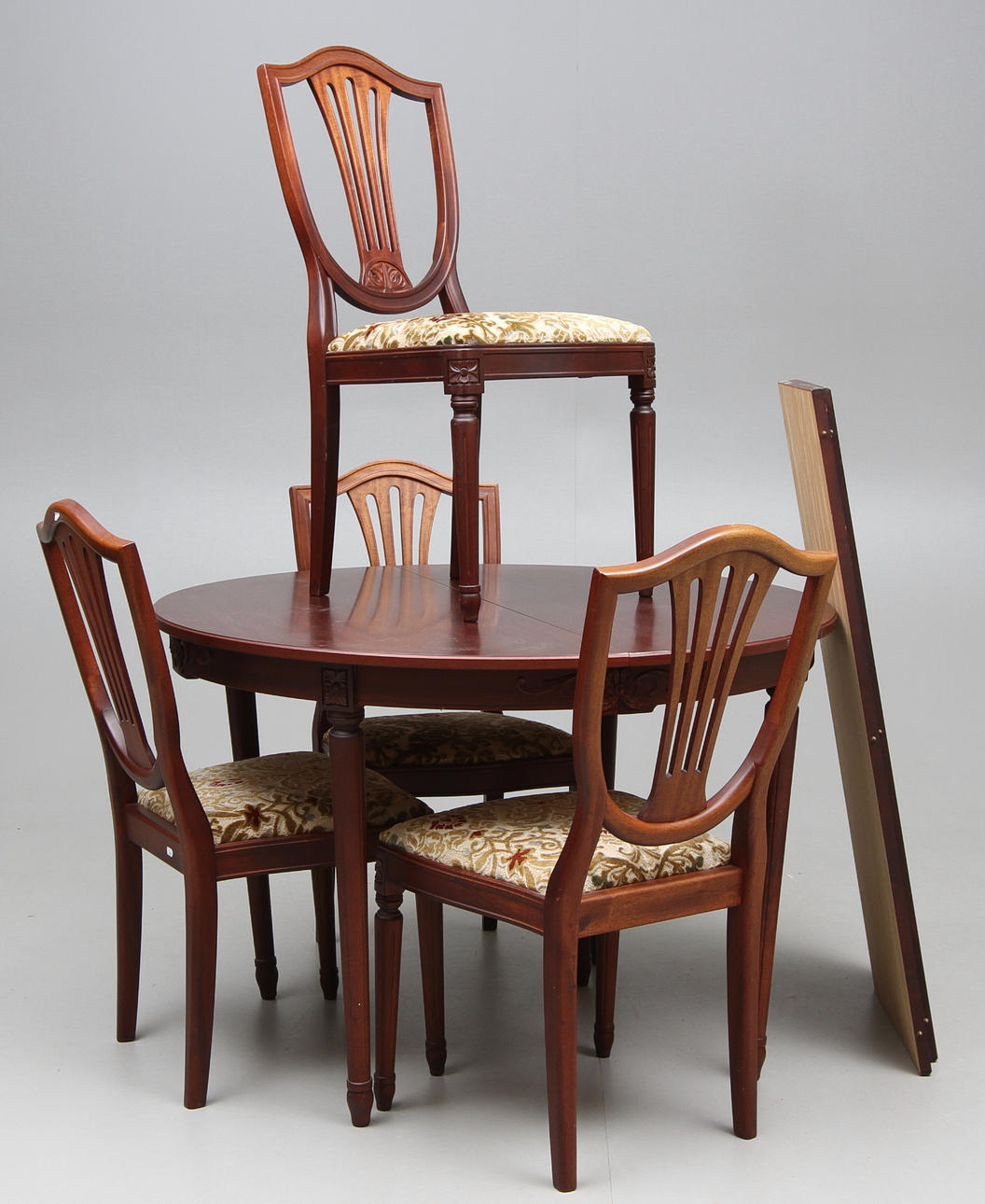 MATGRUPP, 5 delar, Gustaviansk-stil, 1900-talets andra hälft.