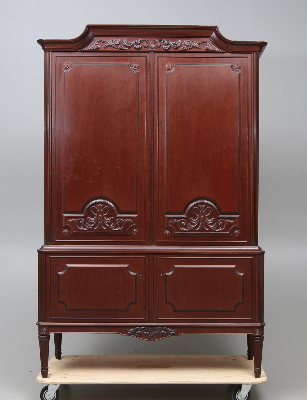 MATSALSSKÅP, Gustaviansk-stil, 1900-talets andra hälft.