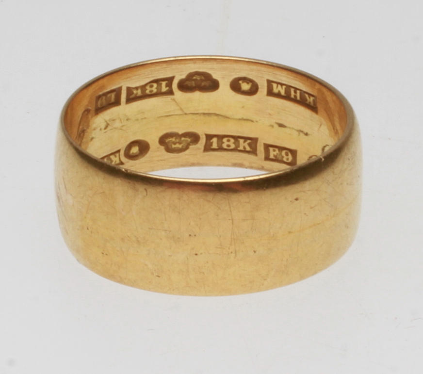 RING, guld, 18k, vikt ca. 6,6 gram.