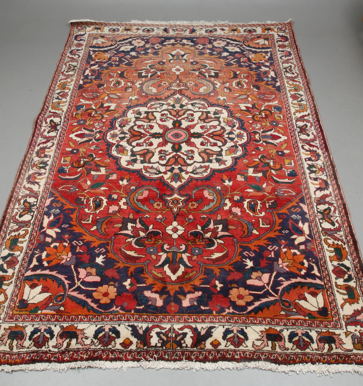 MATTTA. orientalisk, ca 296 x 210 cm.