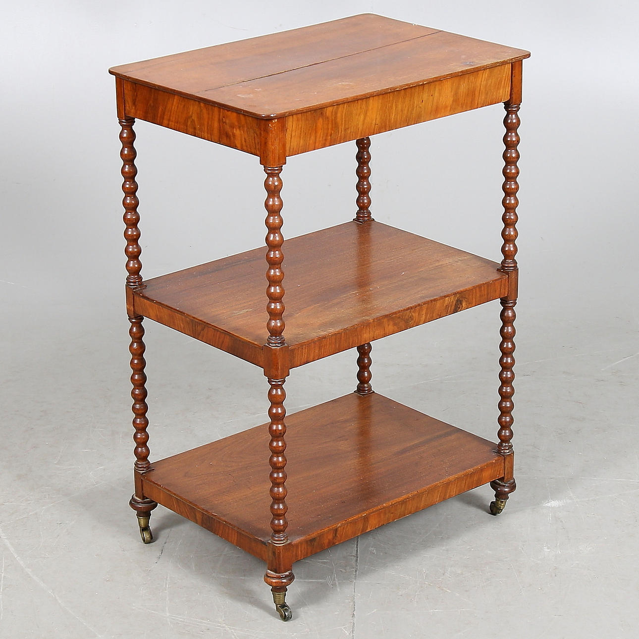 YÖpöytä, pähkinä, 18/1900.