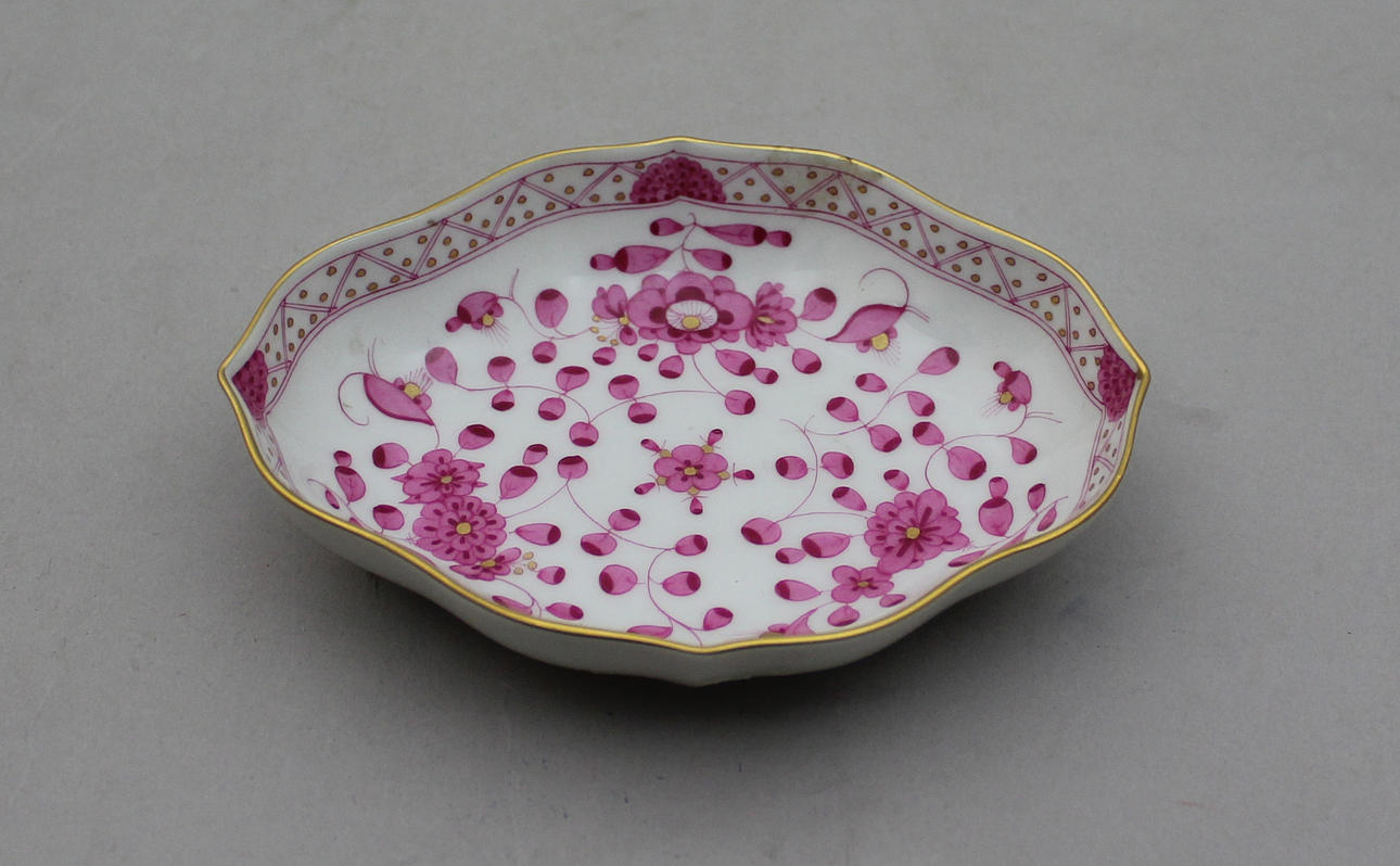 FAT i porslin, 1900-tal. Märkt Meissen.