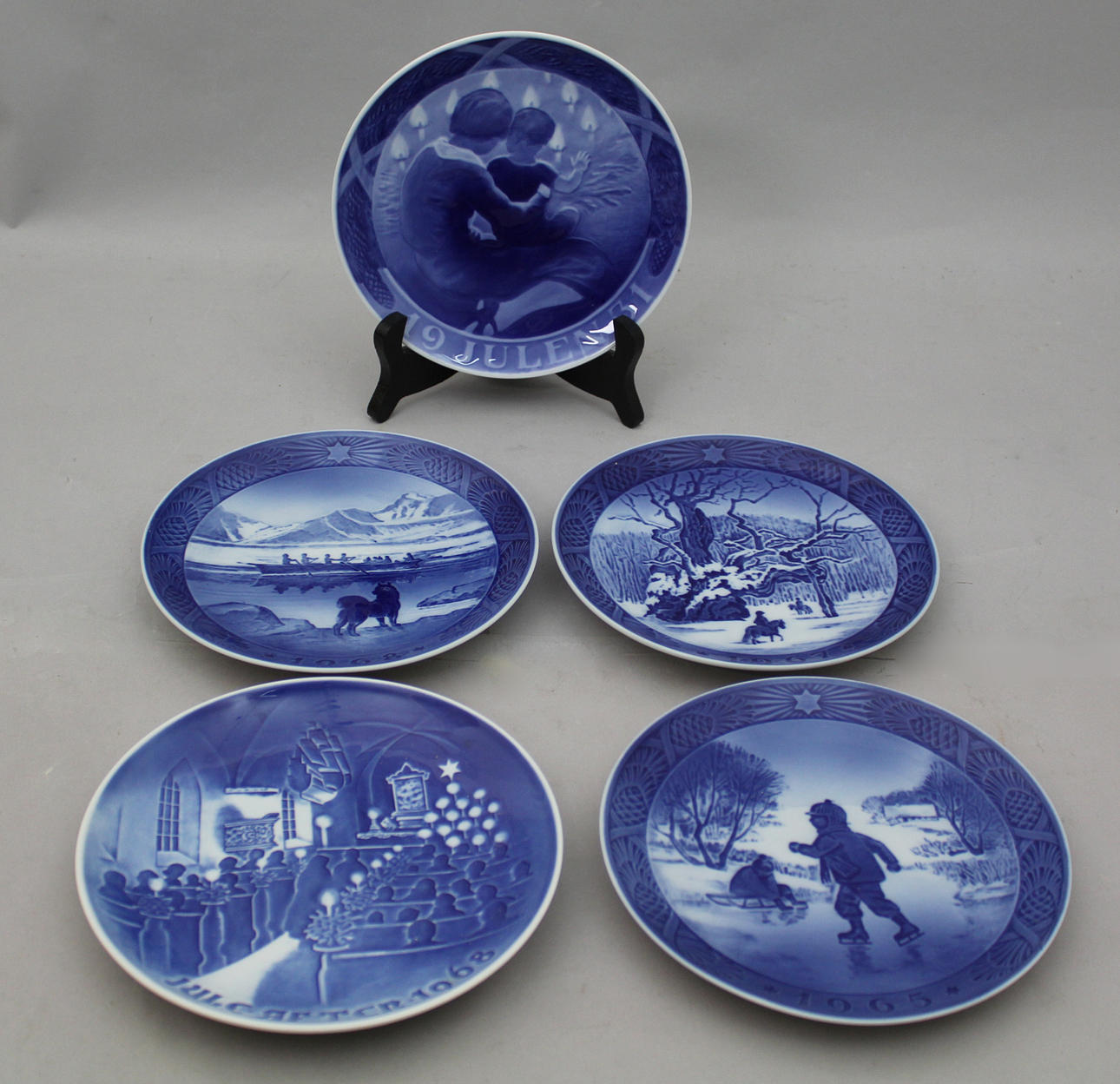 PARTI JULTALLRIKAR (5). Royal Copenhagen, Made in Denmark och Bing&Gröndahl, Made in Denmark.