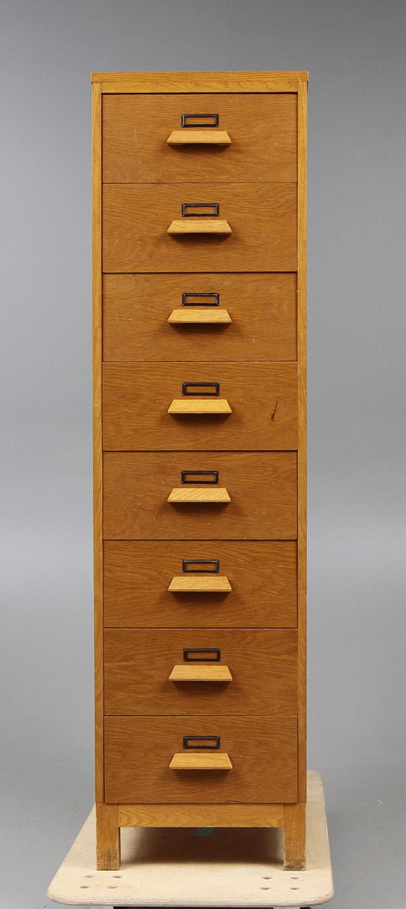 ARKIVSKÅP, ek, 1900 talets första del.