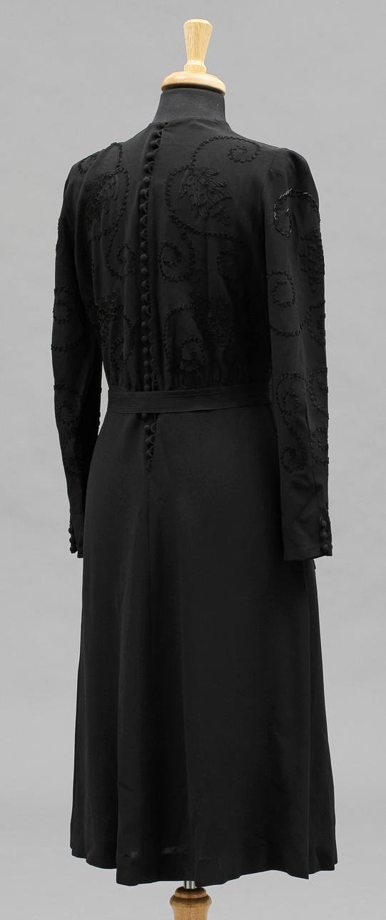 KLÄNNING, 1900-tal.