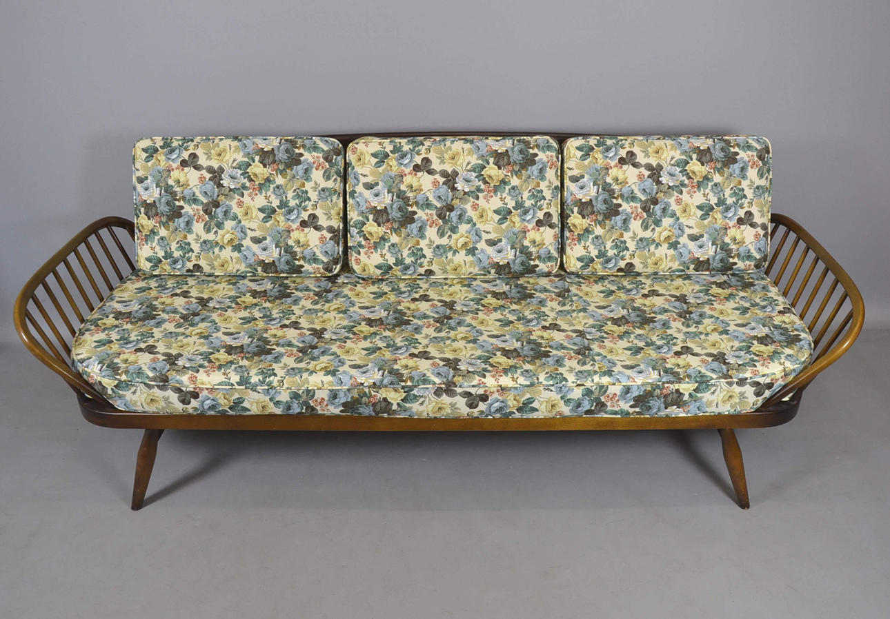 LUCIAN ERCOLANI. Studio Soffa för Ercol.