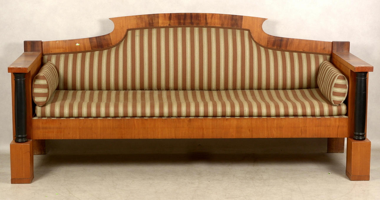 SOFFA, Karl Johan-stil.