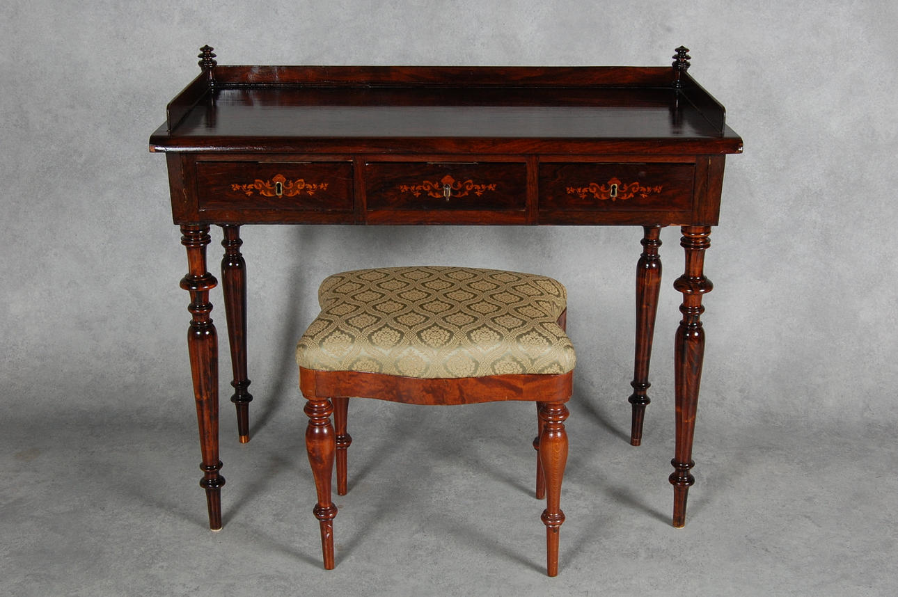 SKRIVBORD, PALL, med intarsia, nyrokoko, 1800-tal.