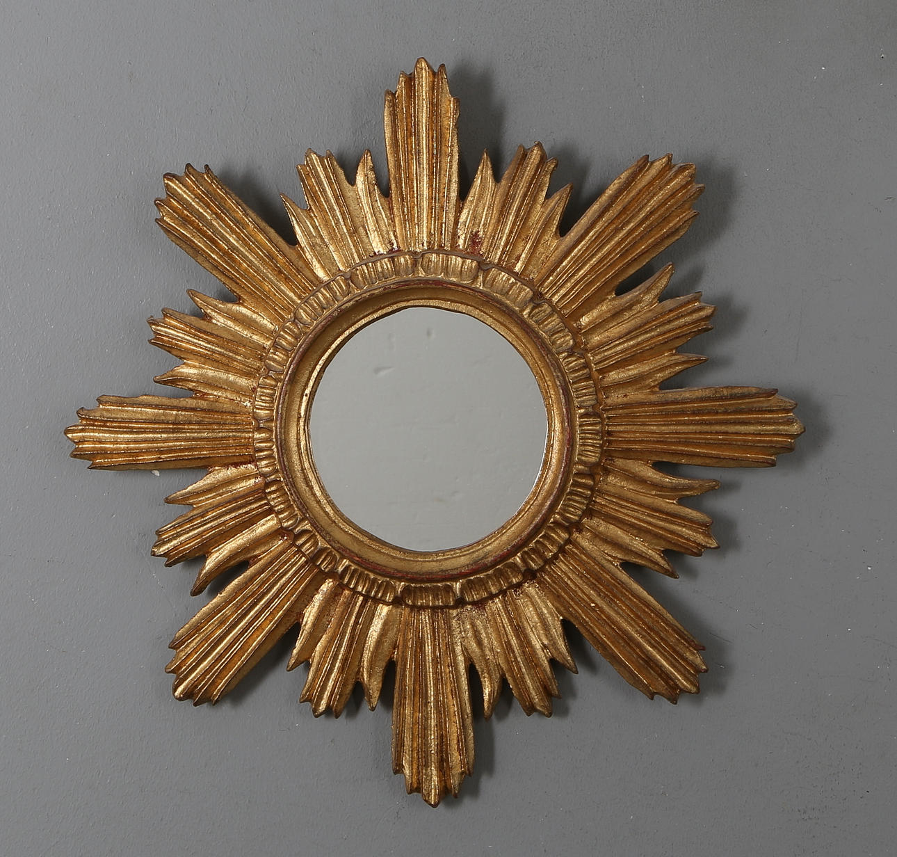 SPEGEL i form av sol, 1900/2000-tal.