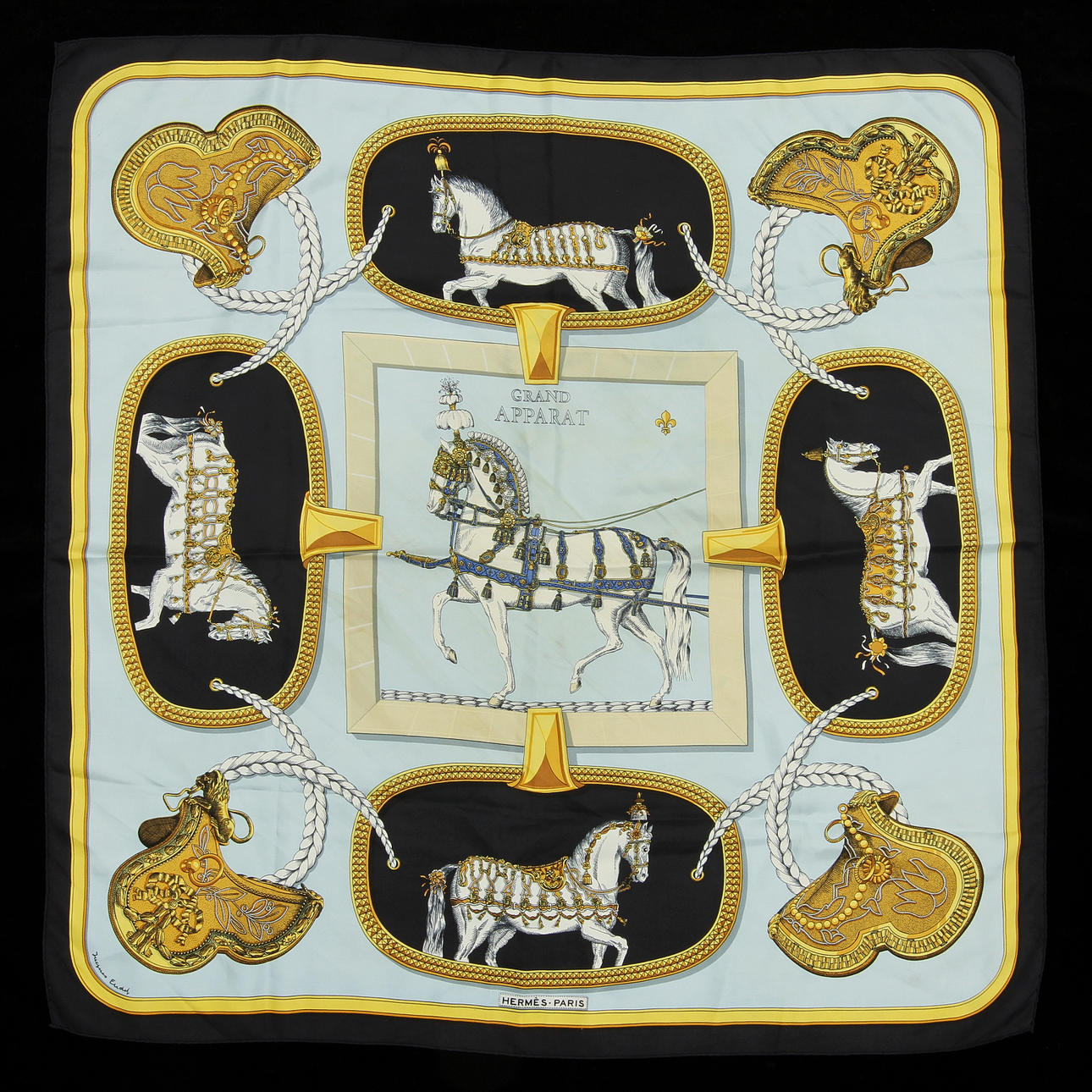 SCARF, "Grand Apparat" Jacques Eudel, Hermès, Paris.