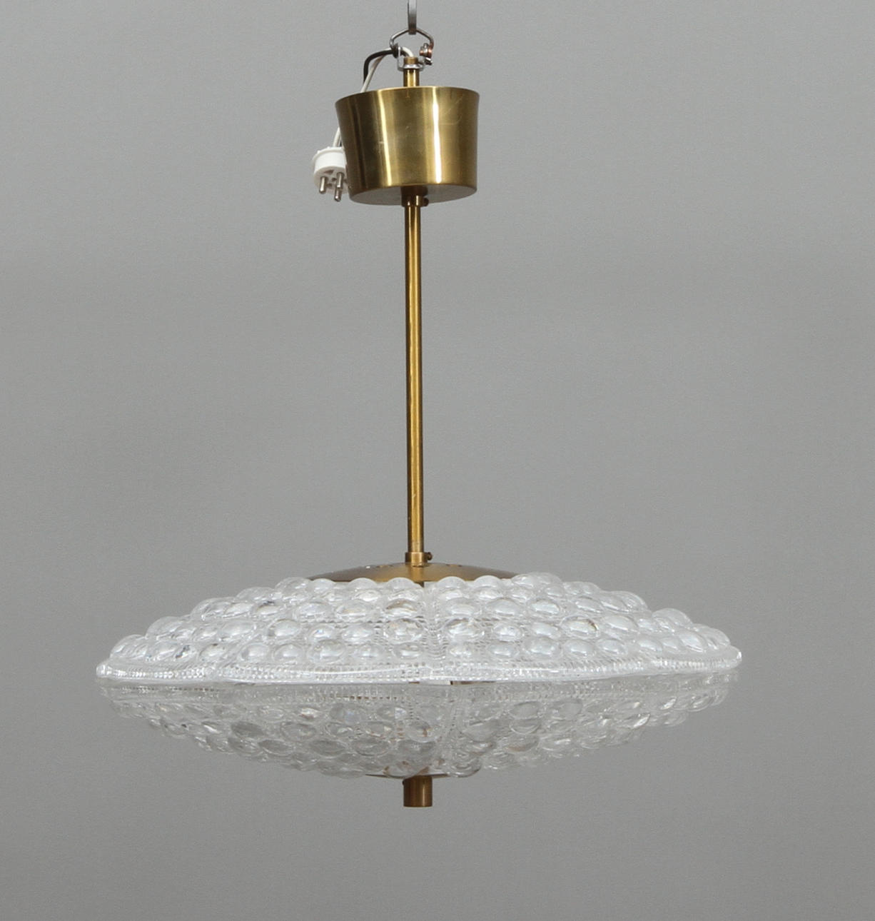 TAKLAMPA, mässing och glas, Carl Fagerlund, Orrefors.