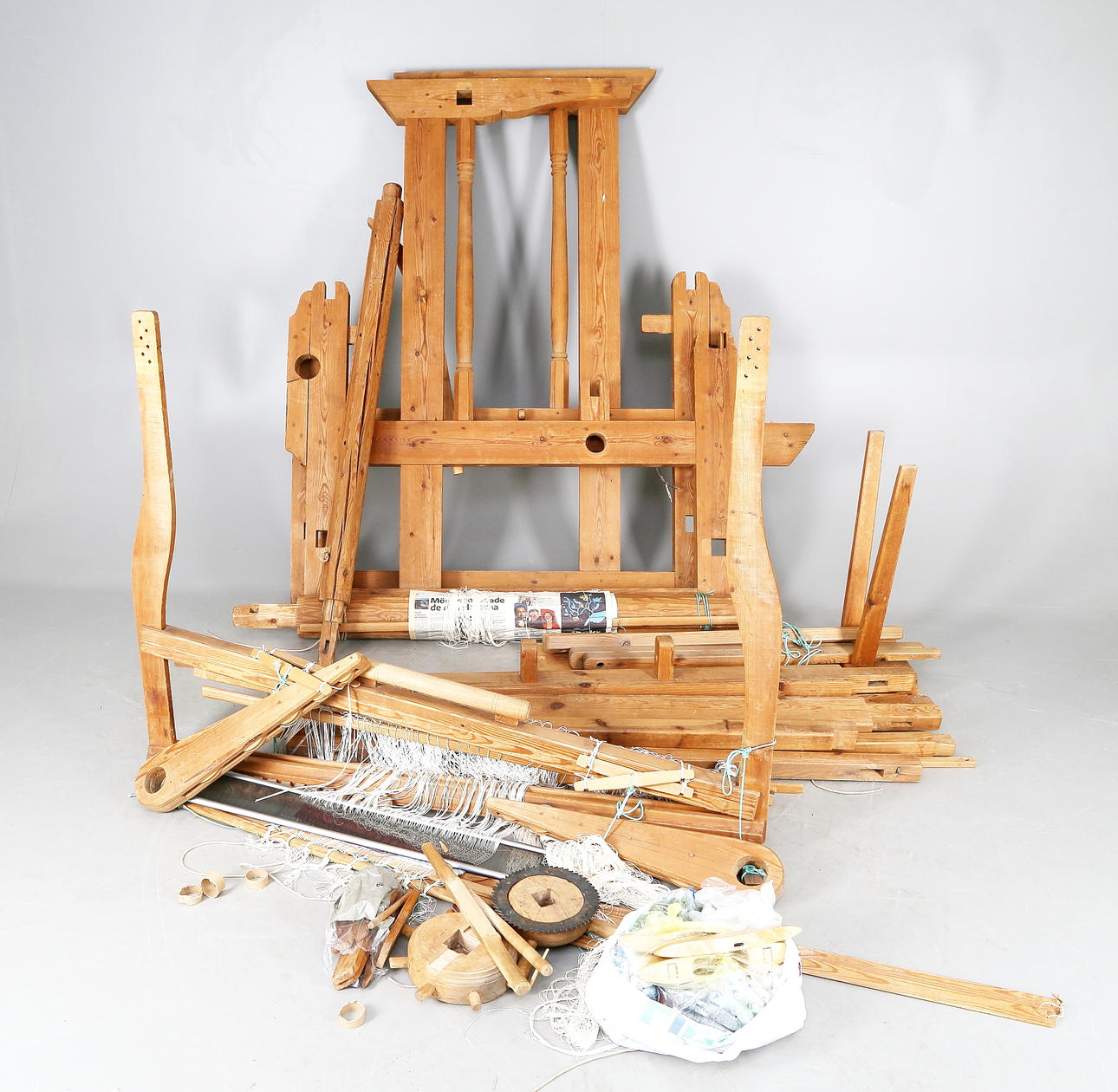 VÄVSTOL med tillbehör.