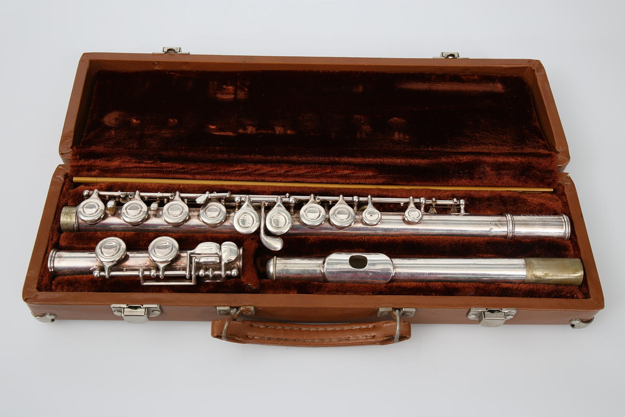 CROSS FLUTE, silver plated yellow metal, Artley, Nogales