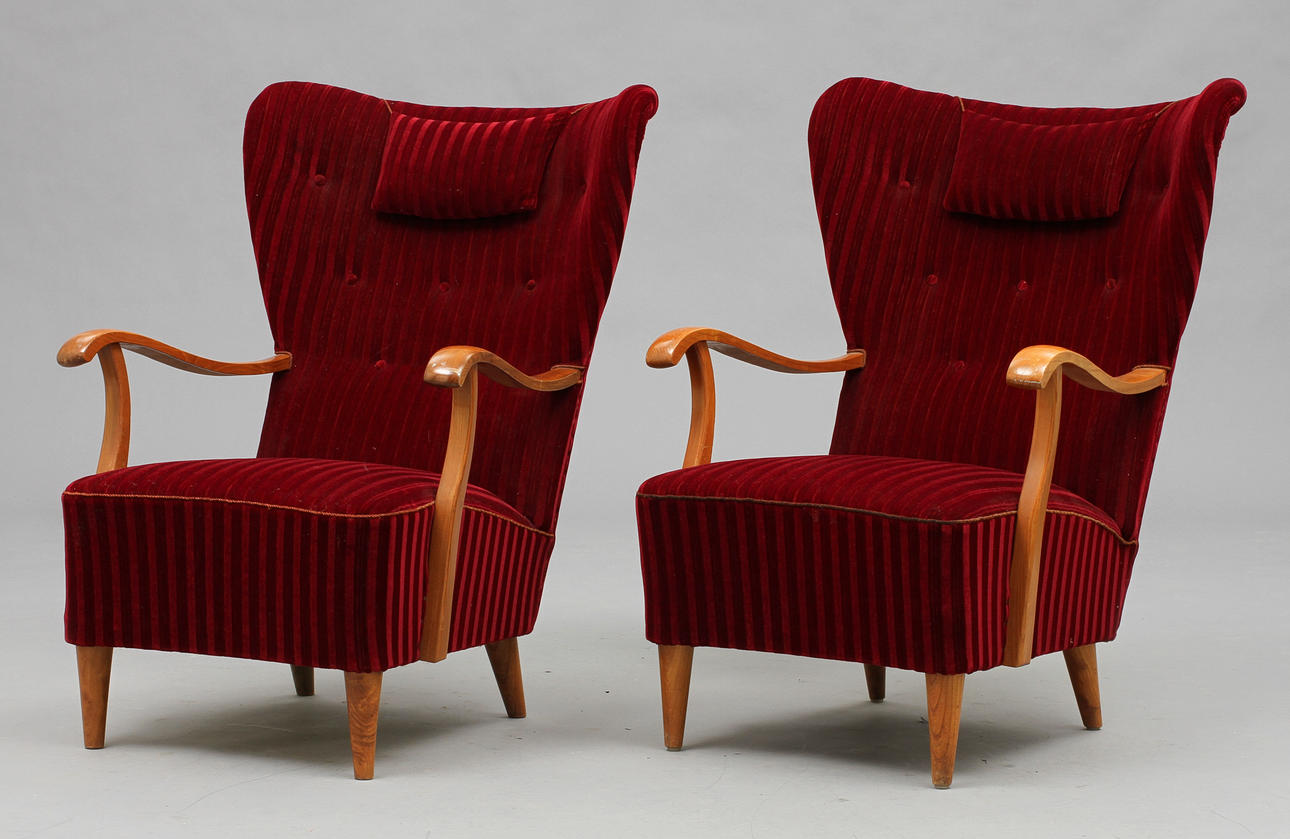 ÖRONLAPPSFÅTÖLJER, 2 st, 1900- tal.