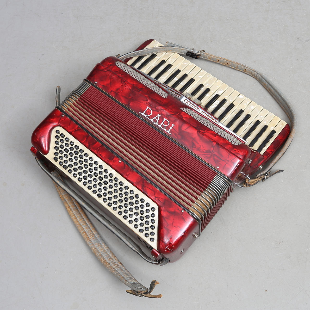 DRAGSPEL, "Dari", Italien.