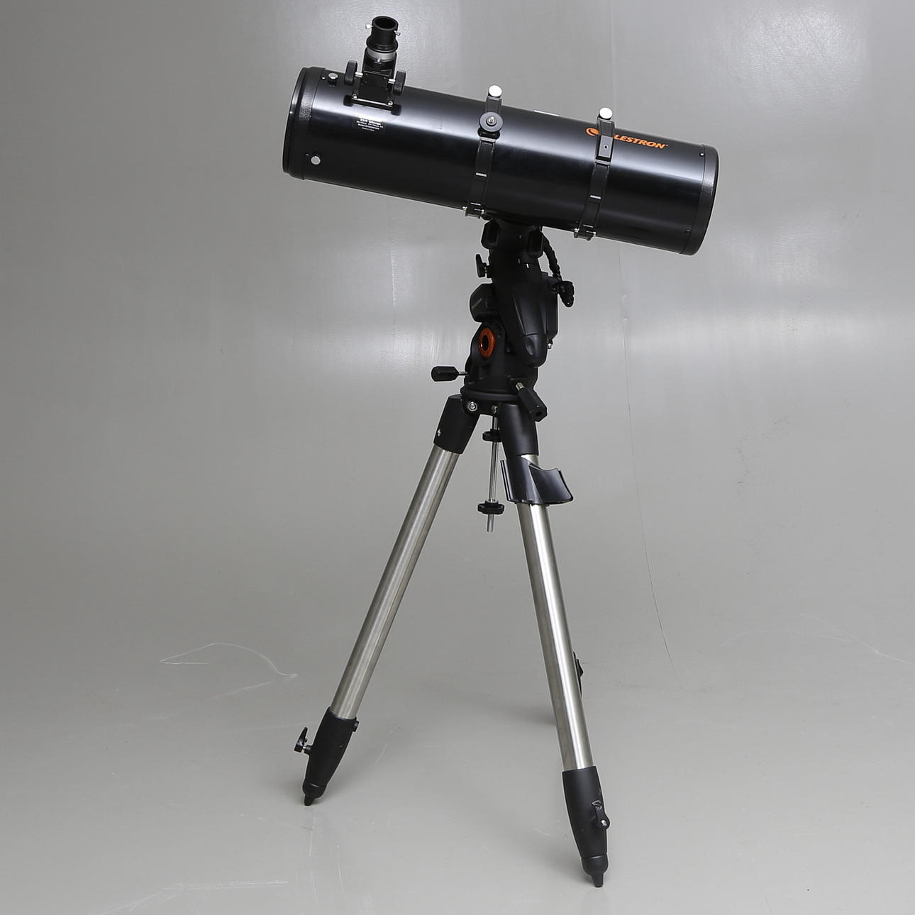 TELESKOP, Celestron 6tum Newton.
