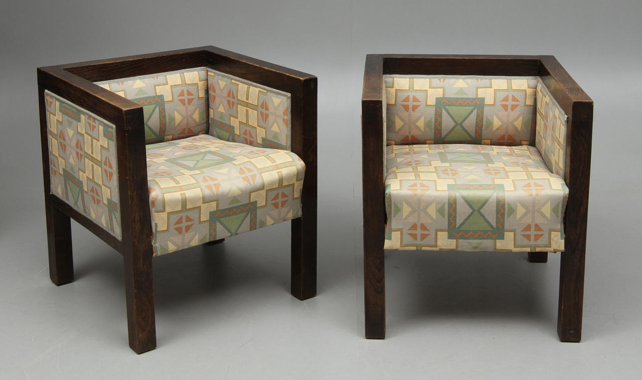 FÅTÖLJER, ett par, 1900-talets första hälft.