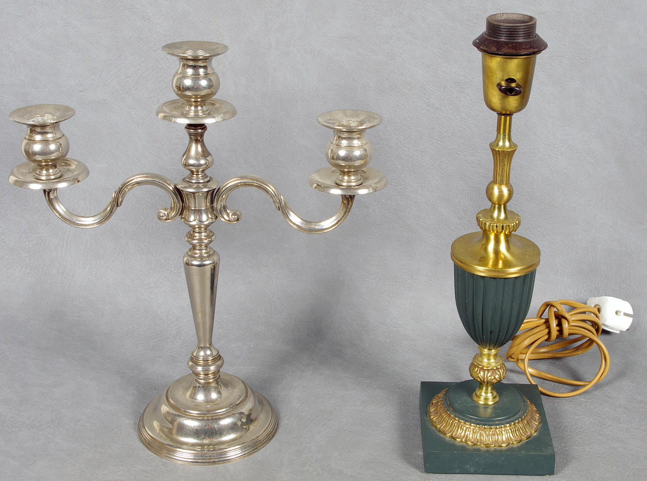 KANDELABER SAMT BORDSLAMPA, nysilver, mässing, brons.