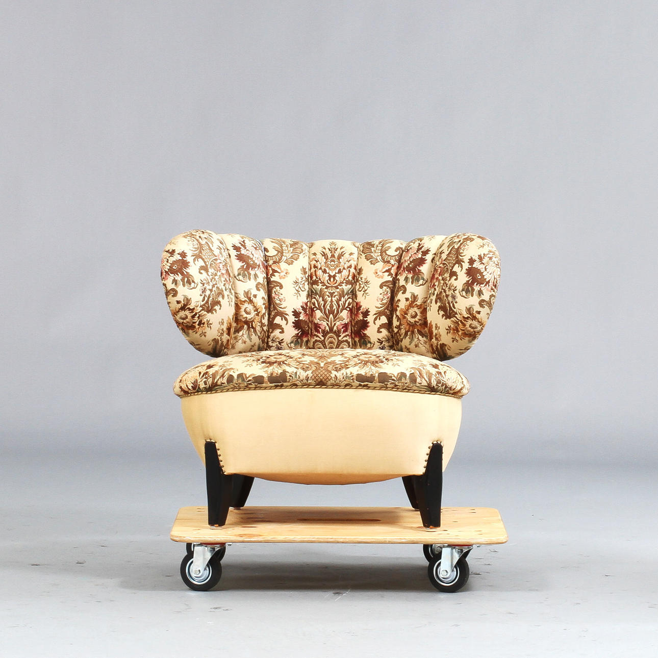 OTTO SCHULZ. Fåtölj, Boet.