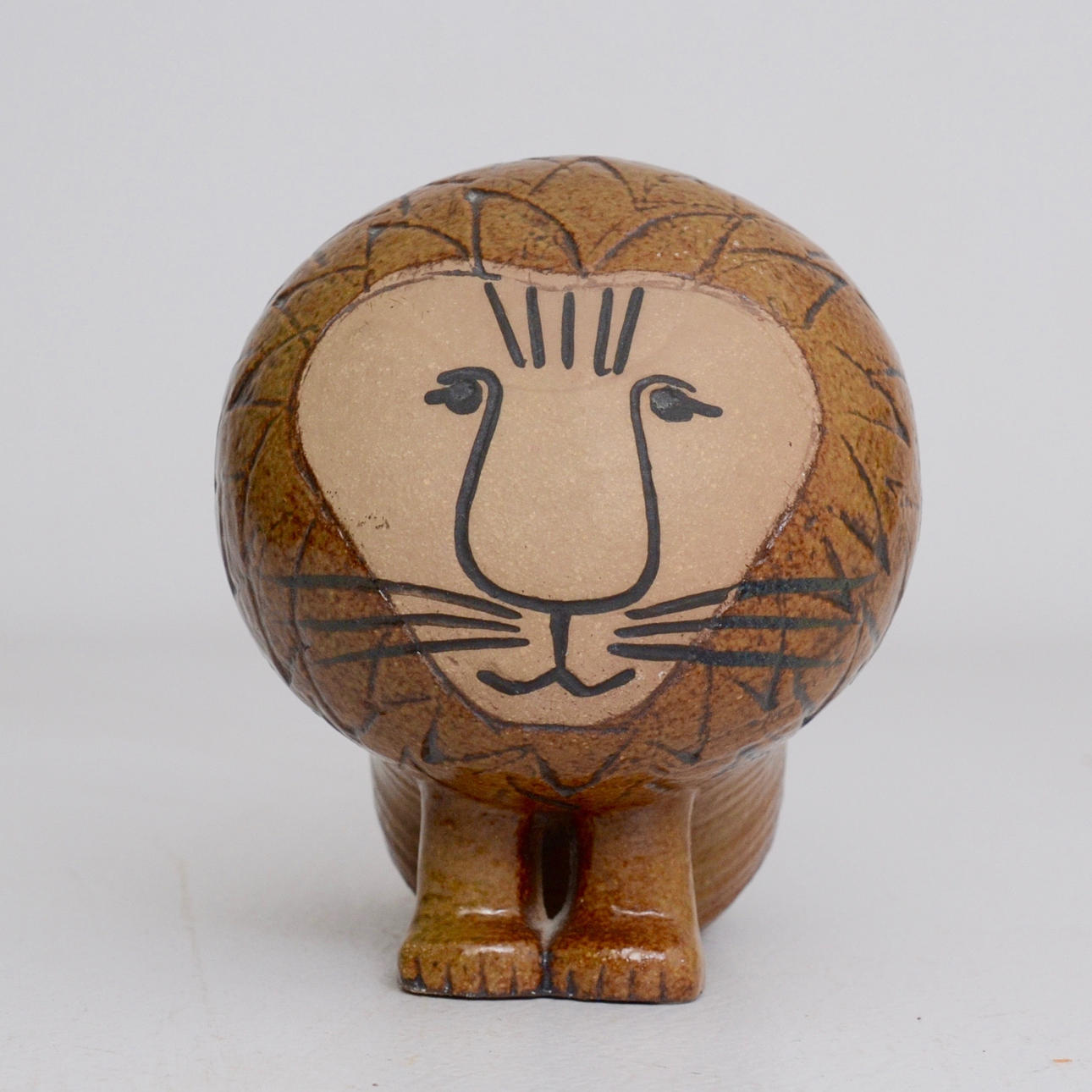 LISA LARSON. Figurin, stengods, Lejon, Gustavsberg.