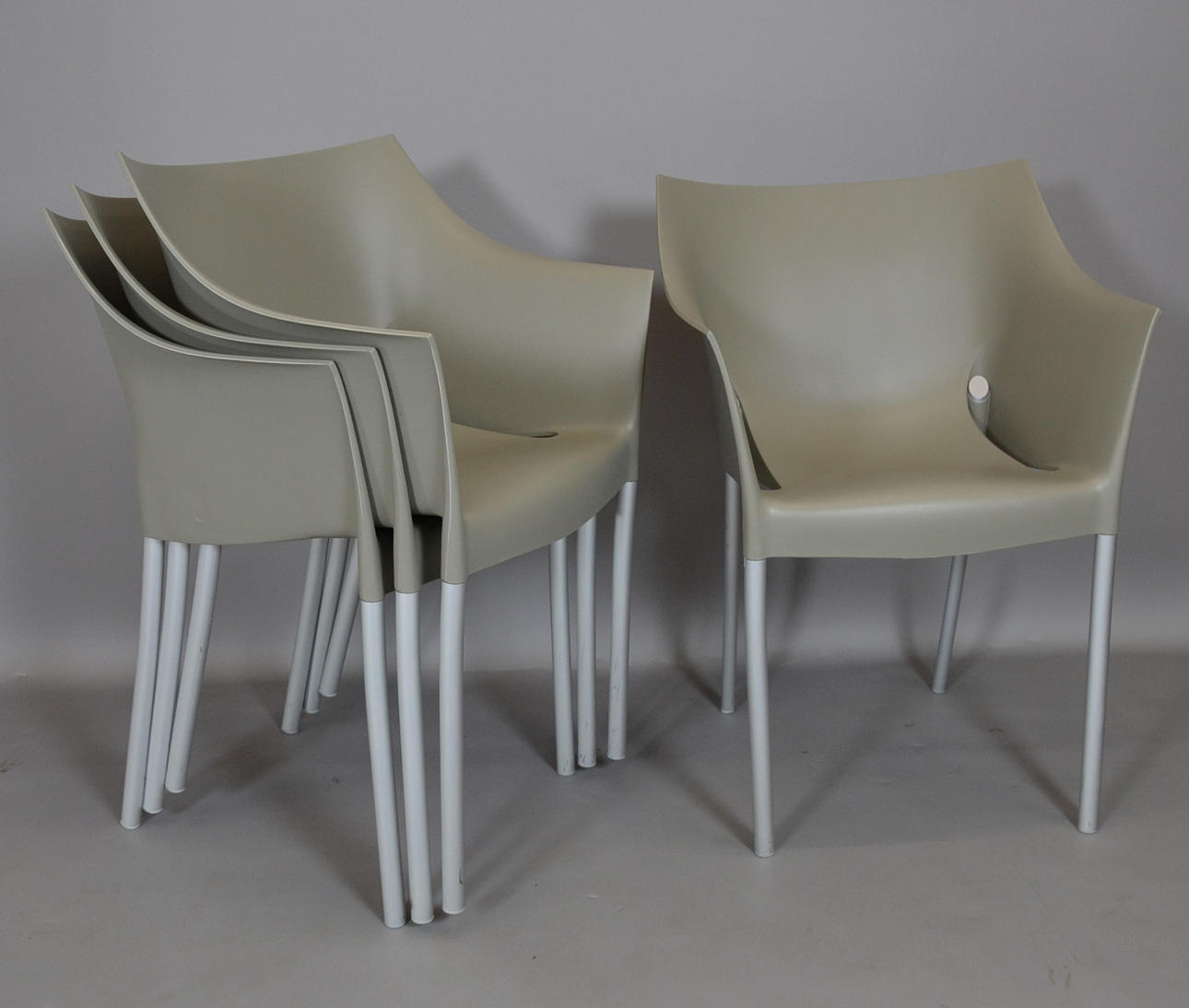 PHILIPPE STARCK. 4 STÜHLE "DR NO".