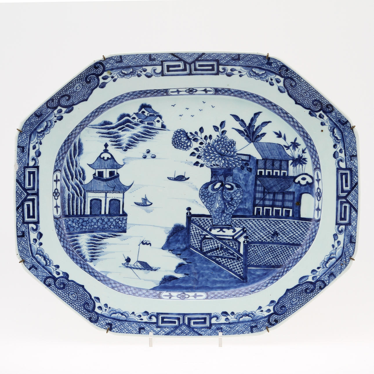 UPPLÄGGSFAT, porslin, Kina, Qianlong 1736-1795.