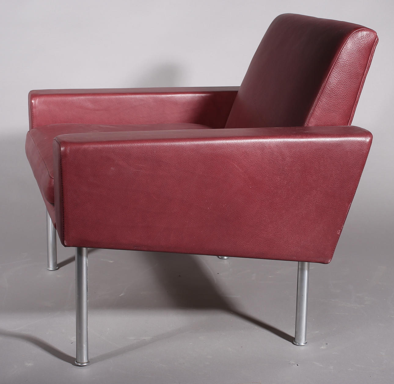 TUOLI. Hans J. Wegner, "AP 34" Lufthavnsstol.