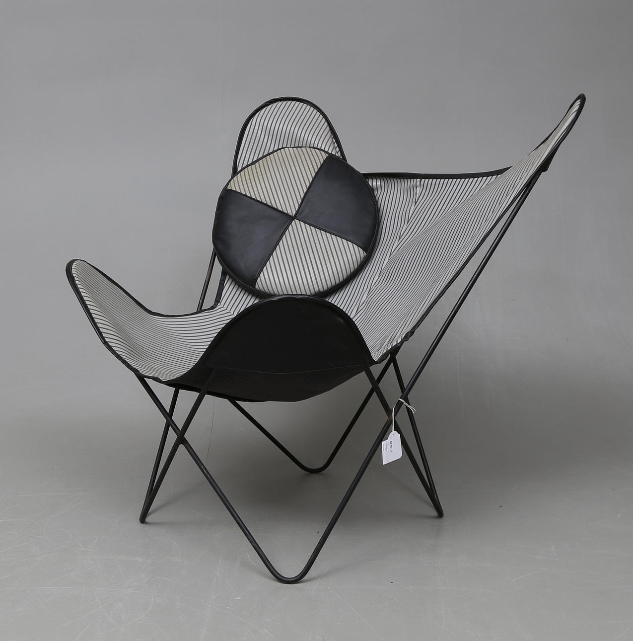 FÅTÖLJ "Fladdermus", 1900-talets andra hälft.