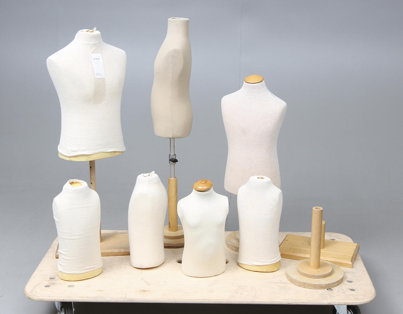 SKYLTDOCKOR, 7 st. Torso, barnmodell.