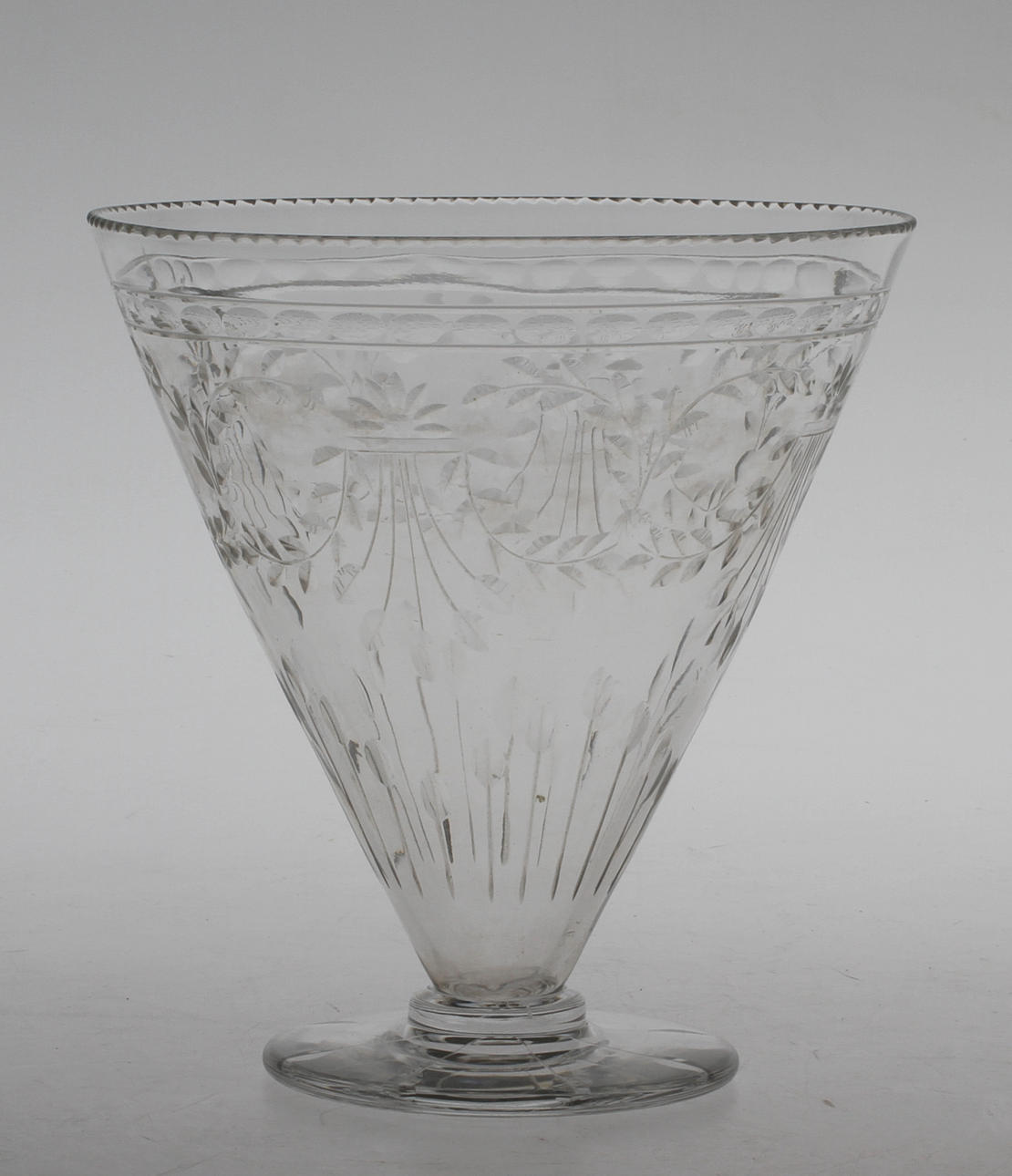 SKÅL, glas, trumpetformad, 1900-tal.