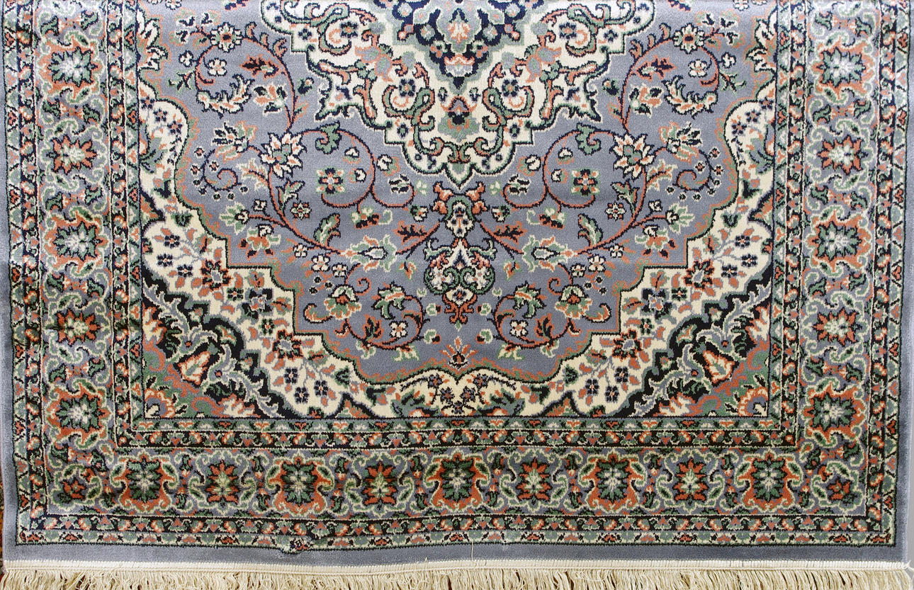 WILTONMATTA, 172 X 129 CM.