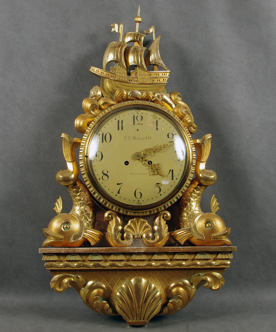 VÄGGPENDYL, förgylld, C.L. Malmsjö.